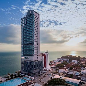 Hompton Hotel By The Beach
